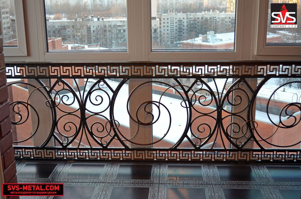 балкон VERSACE