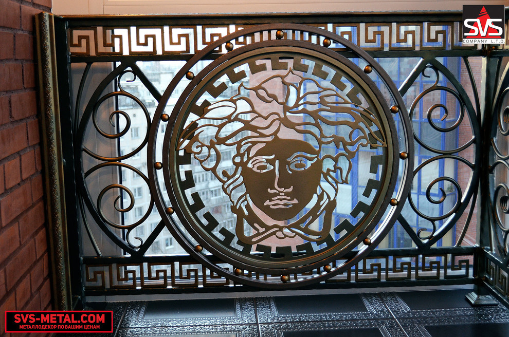 балкон VERSACE