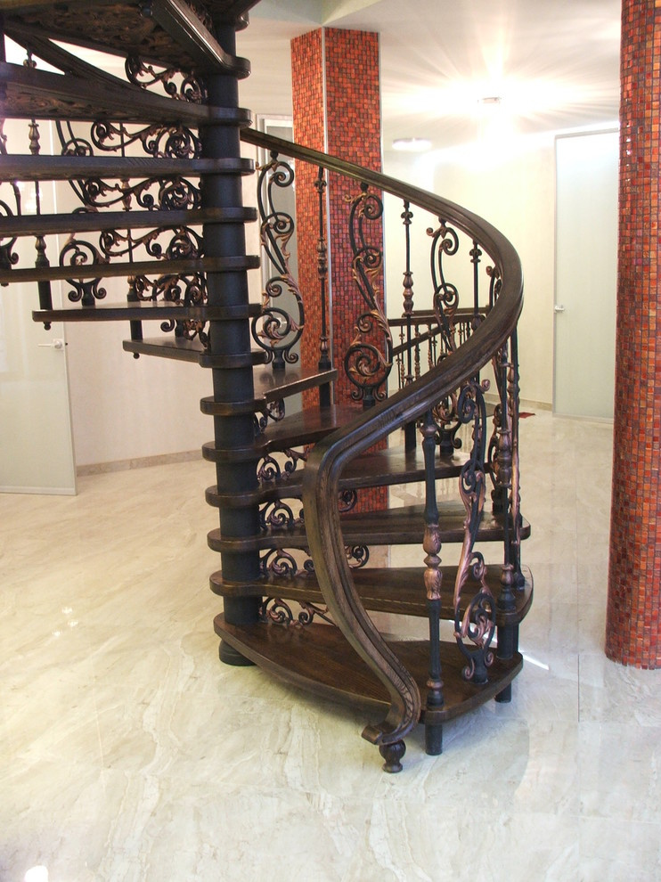 лестница винтовая - ясень + чугонолитьё