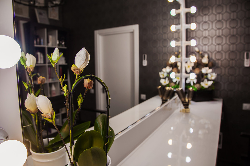 "The Beauty Bar" by Camistas.