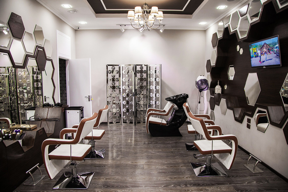 "The Beauty Bar" by Camistas.