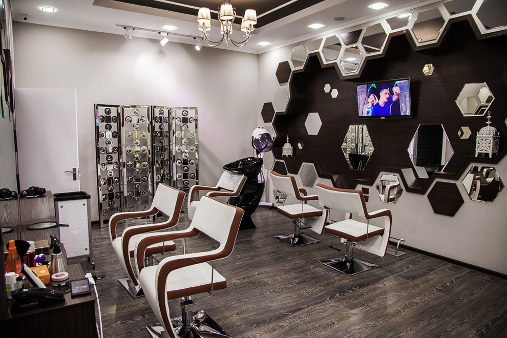 "The Beauty Bar" by Camistas.