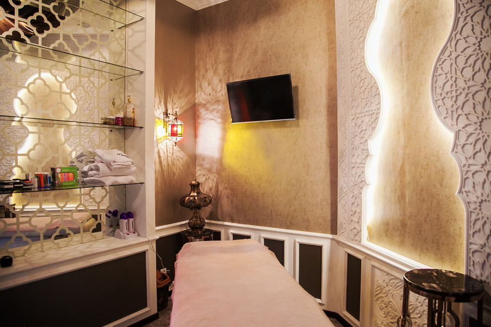 "The Beauty Bar" by Camistas.
