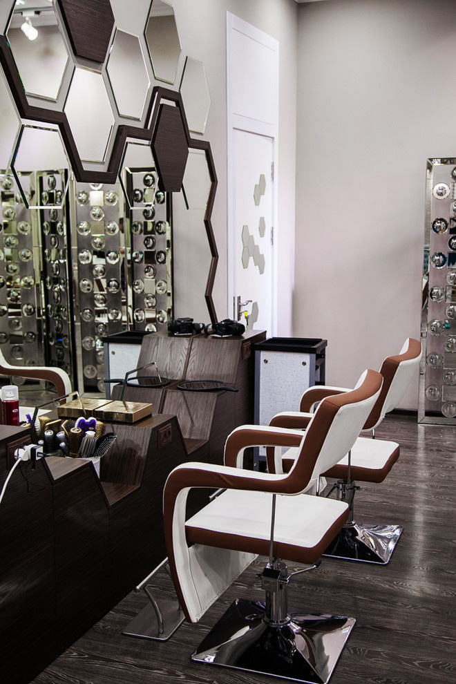 "The Beauty Bar" by Camistas.
