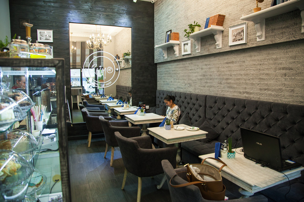 "Room5cafe"