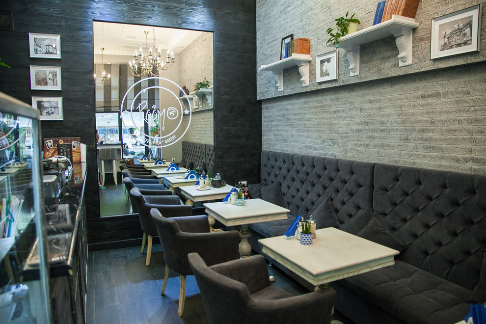 "Room5cafe"