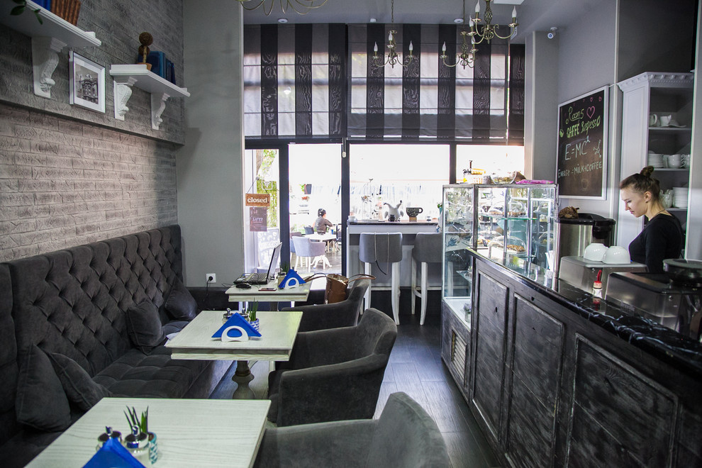 "Room5cafe"