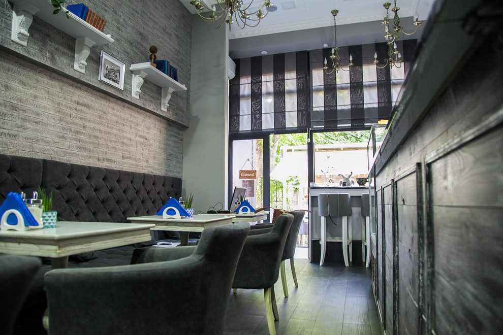 "Room5cafe"