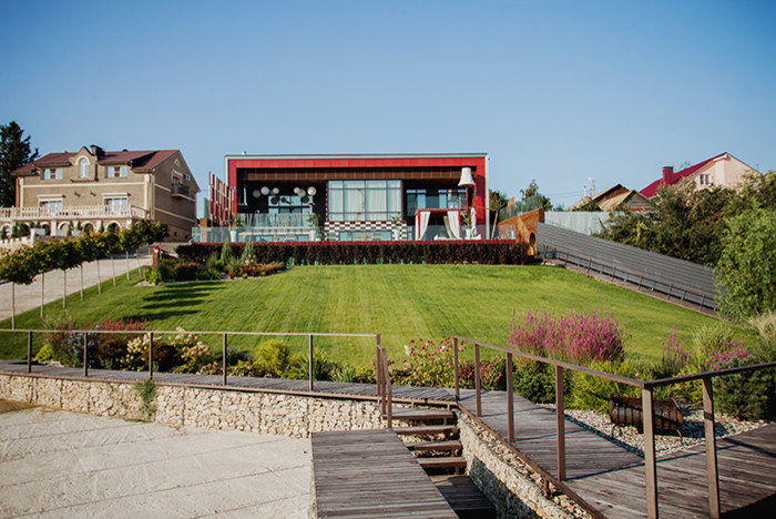 Дом на берегу Волги