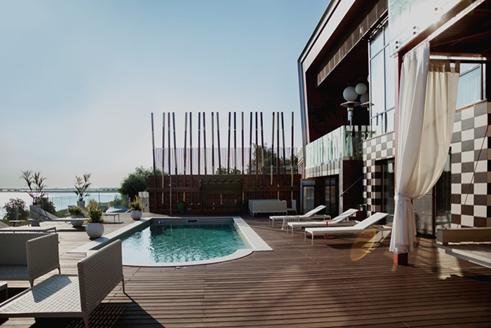 Дом на берегу Волги