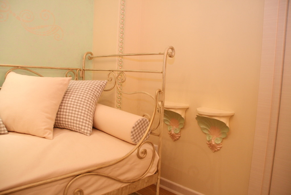 Сказочный домик для троих