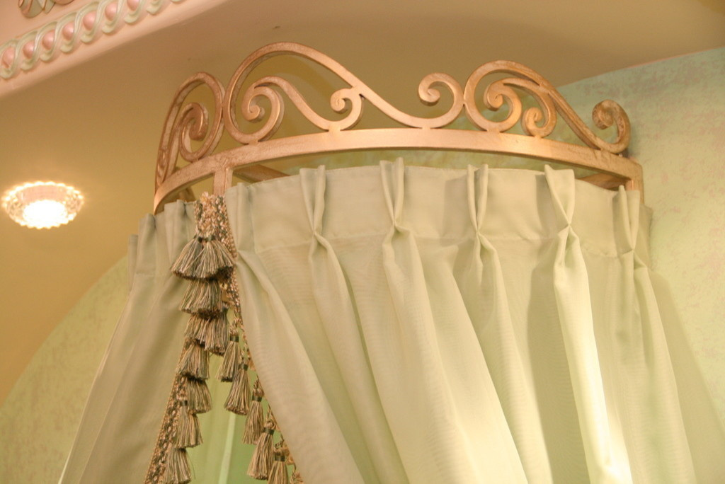 Сказочный домик для троих