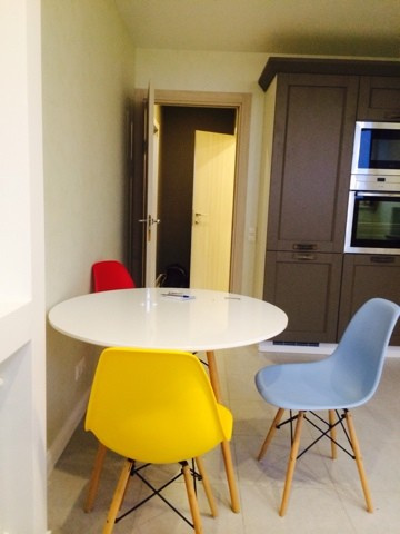 Яркий санузел в однокомнатной квартире