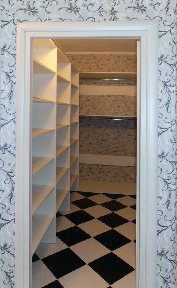 Гардеробные, прихожие