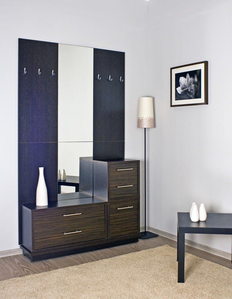 Гардеробные, прихожие