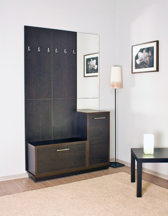 Гардеробные, прихожие