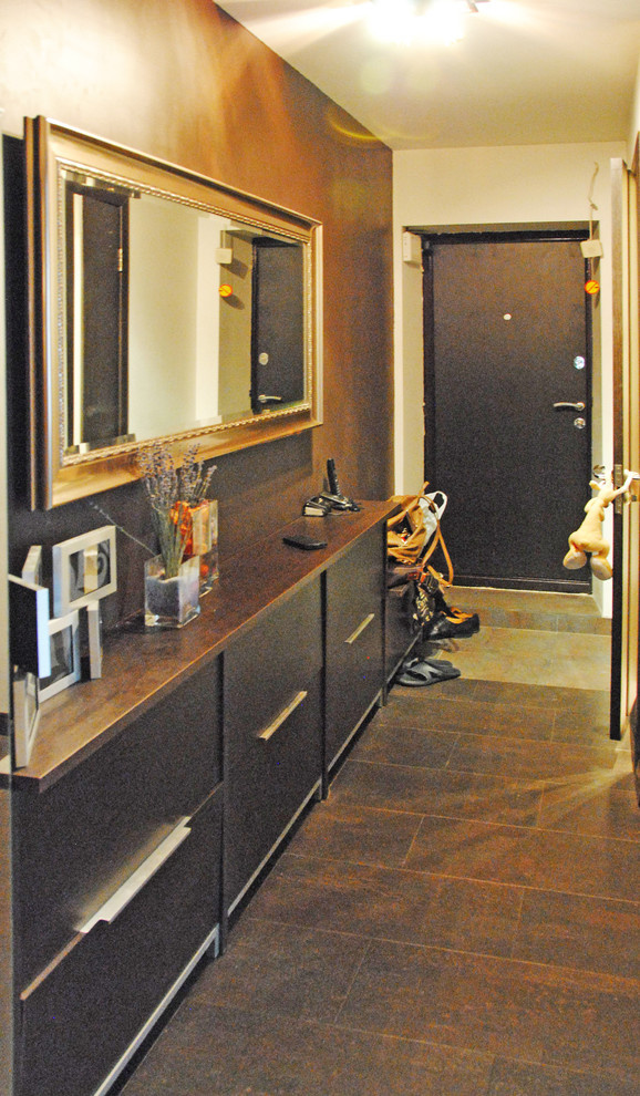 Гардеробные, прихожие