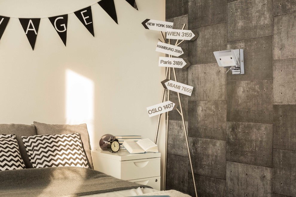 Очень уютная серая спальня с элементами стиля лофт