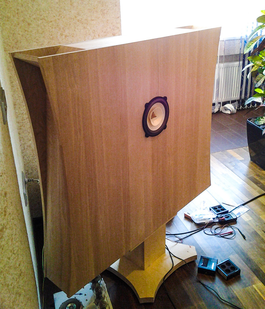 Обложка проекта: Музыкальные колонки