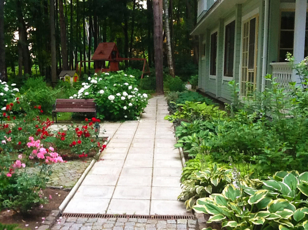 Розарий в ландшафтном проекте лесного участка .