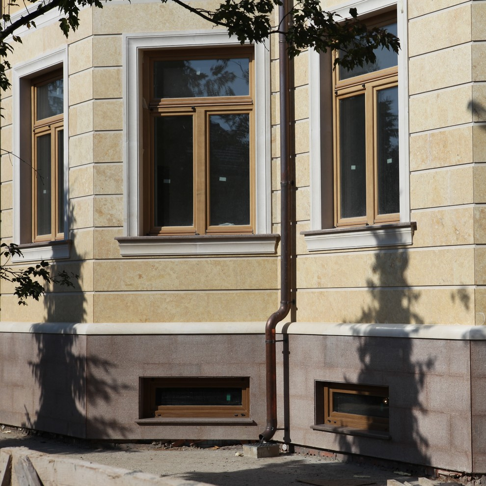 Облицовка природным камнем фасада №15