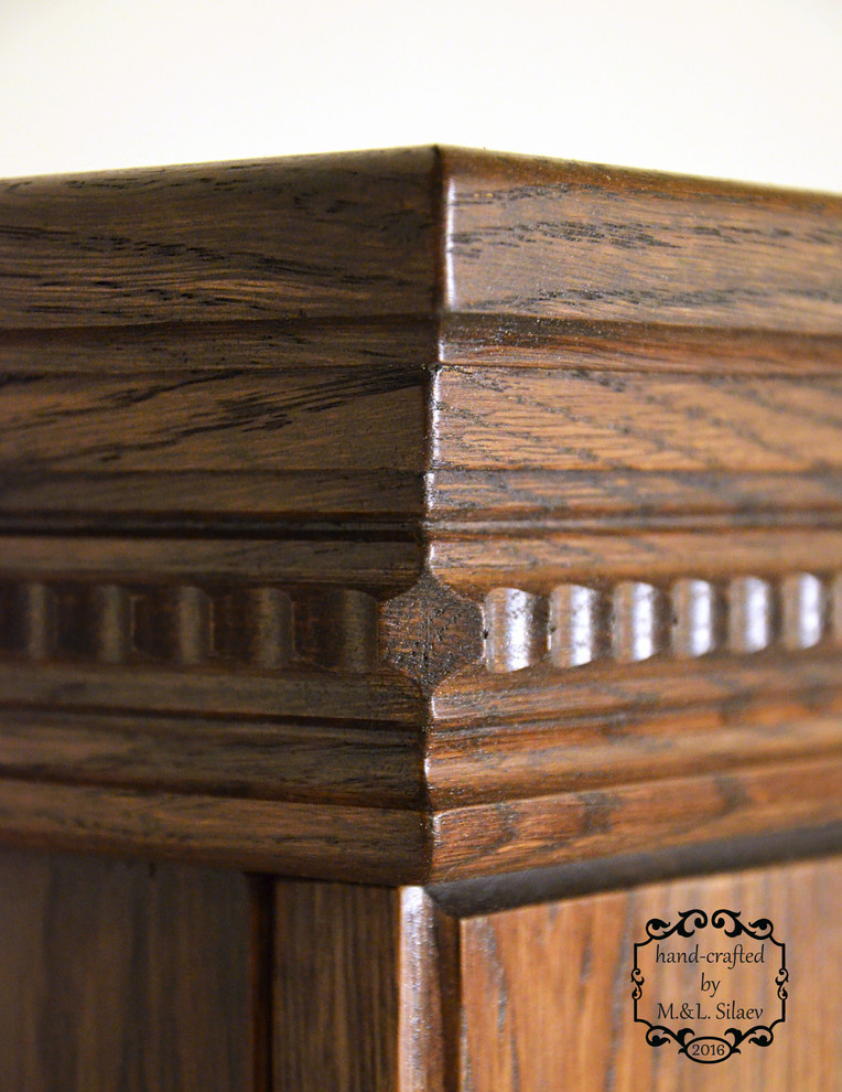 Обложка проекта: Прихожая из массива дуба "Каприччио"