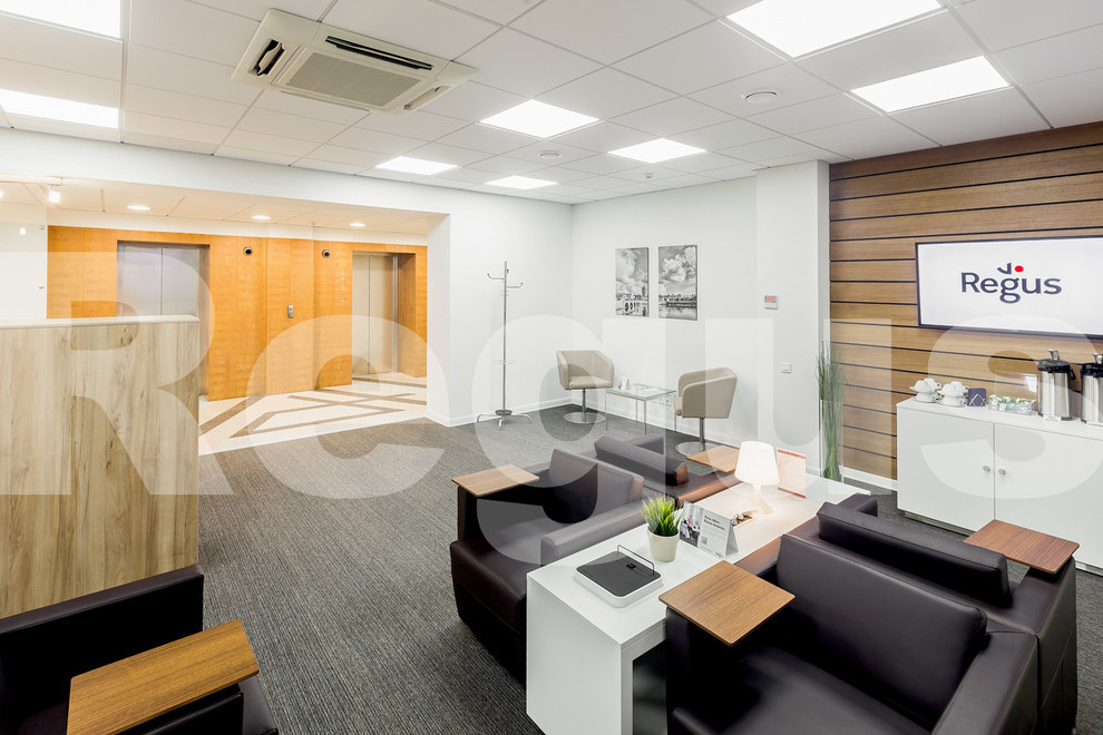 Приёмная,выход к лифтам