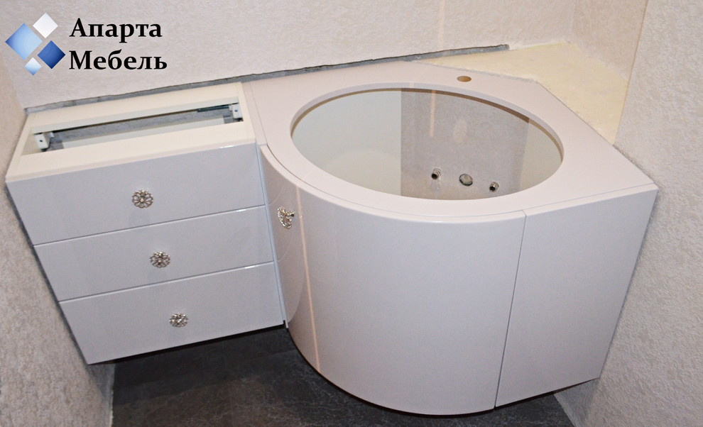 Обложка проекта: Мебель для ванной на заказ, глянцевая эмаль.