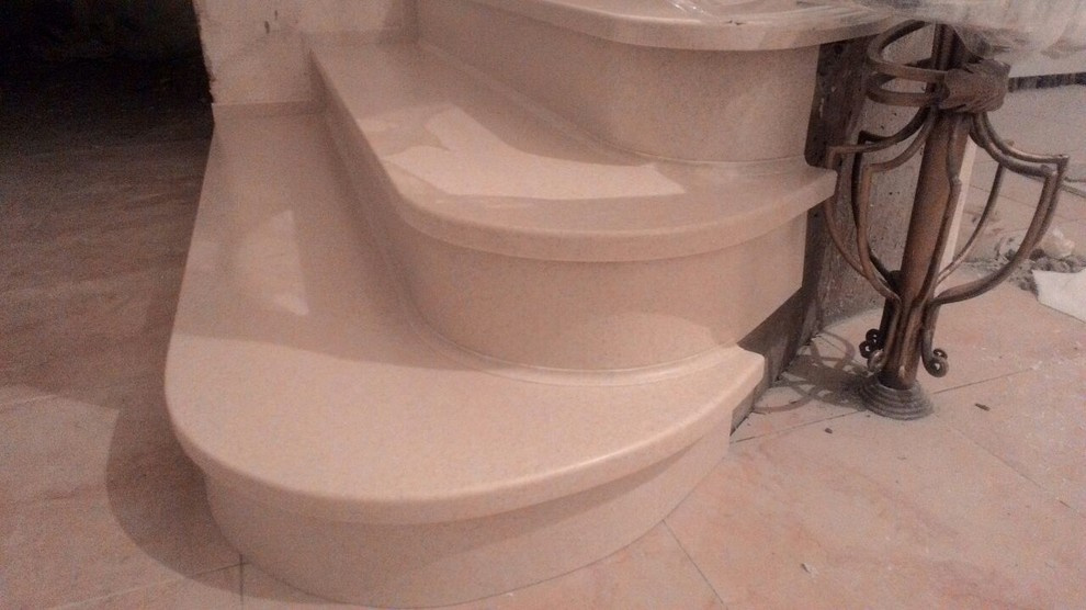 Обложка проекта: Облицовка лестницы акриловым камнем