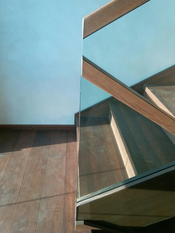 Лестницы на заказ zetastairs.ru