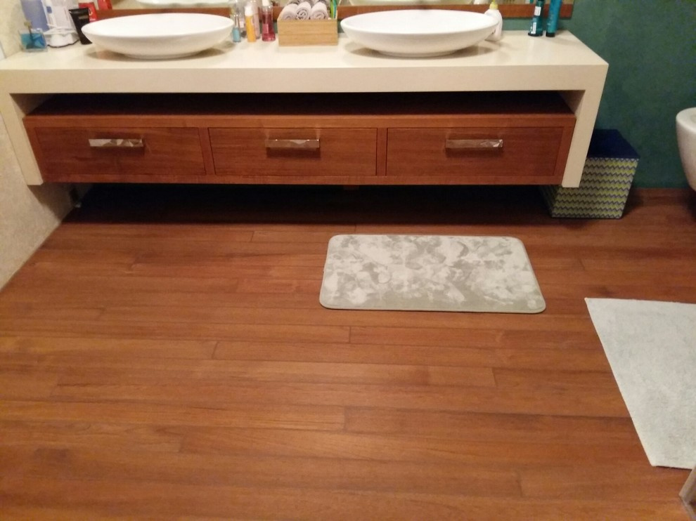 МЕБЕЛЬ ИЗ ТИКА В ВАННУЮ  ТИК НЕ "БОИТСЯ ВОДЫ" так как растет в очень влажном кл