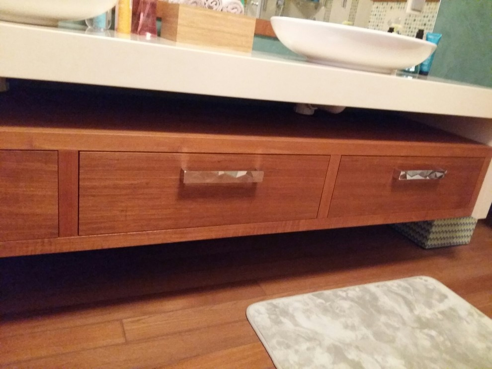 МЕБЕЛЬ ИЗ ТИКА В ВАННУЮ  ТИК НЕ "БОИТСЯ ВОДЫ" так как растет в очень влажном кл