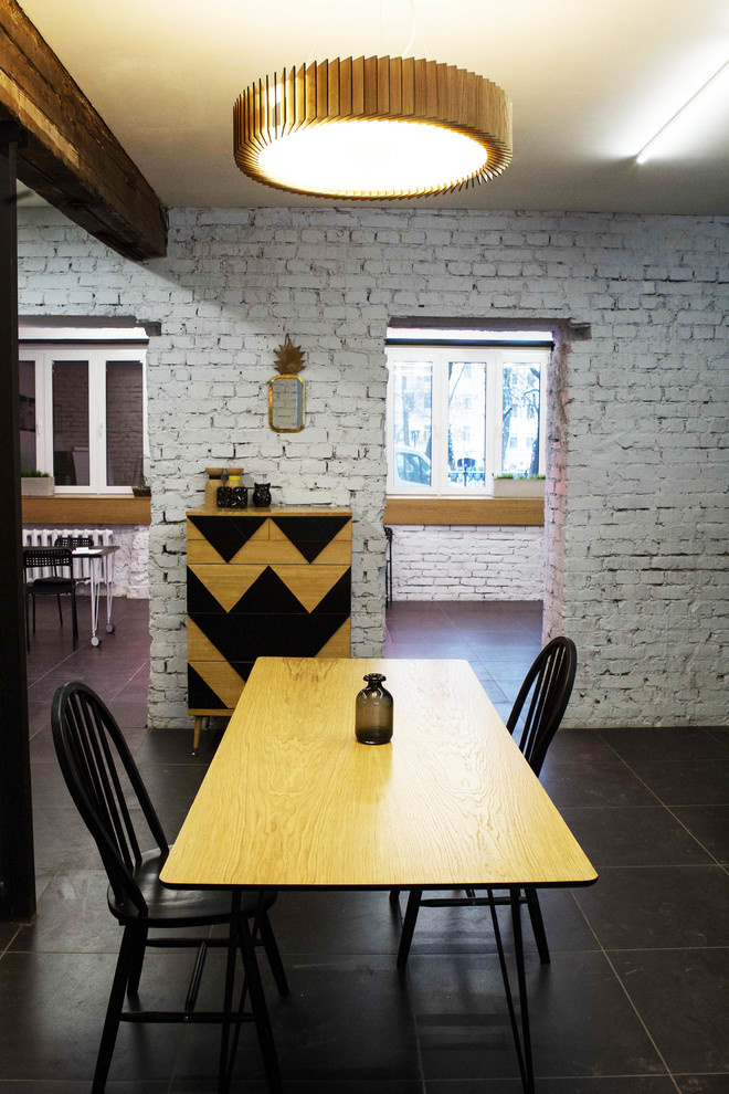 Люстра Ротор из дуба в интерьере