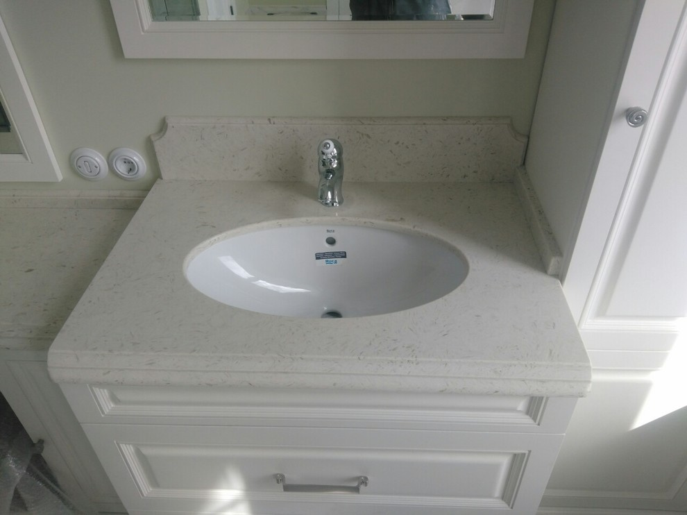 Столешница в ванную из кварца Vicostone BQ-8583 Akoya