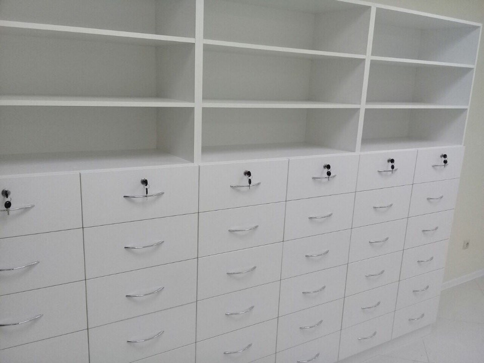 Обложка проекта: Мебель для аптеки