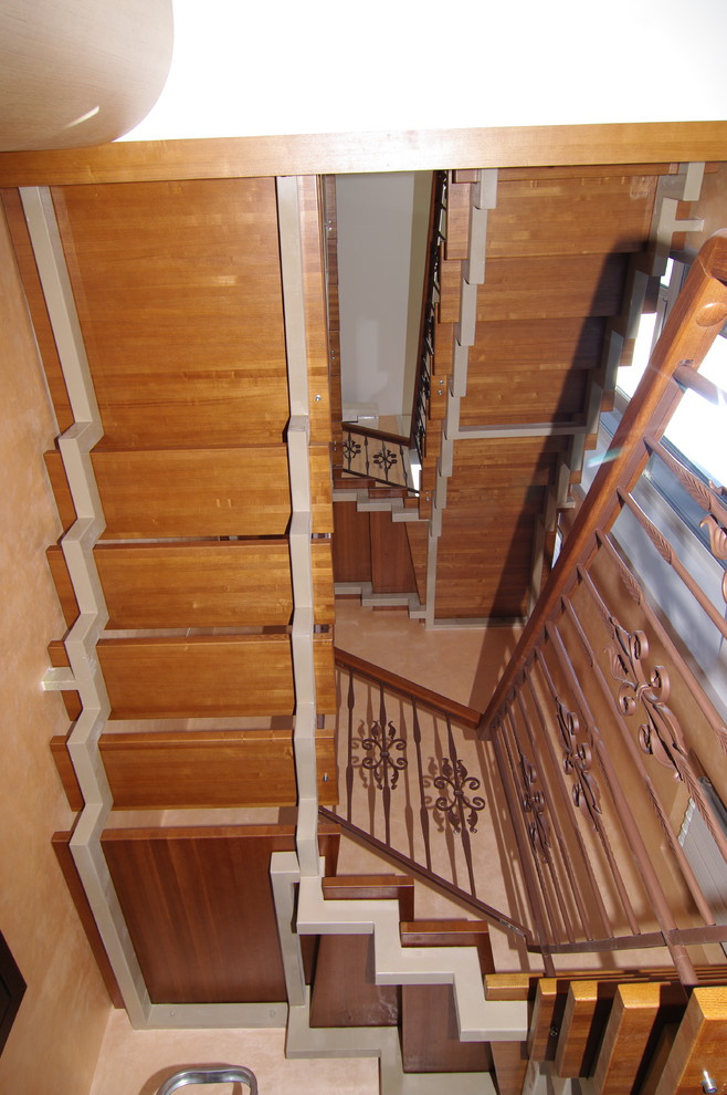 Лестницы  комбинированные на металлокаркасе