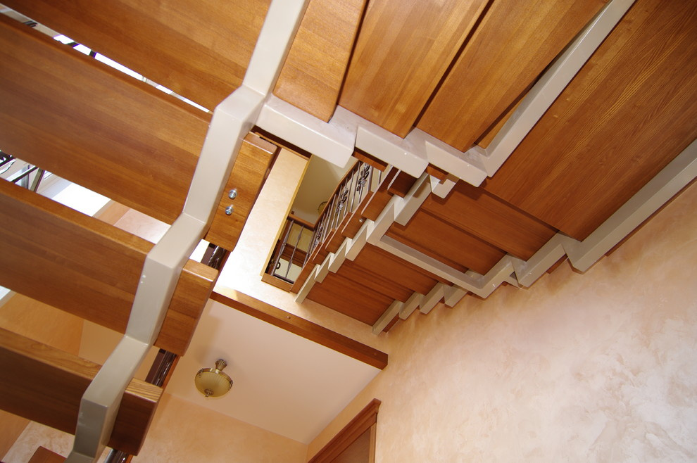 Лестницы  комбинированные на металлокаркасе