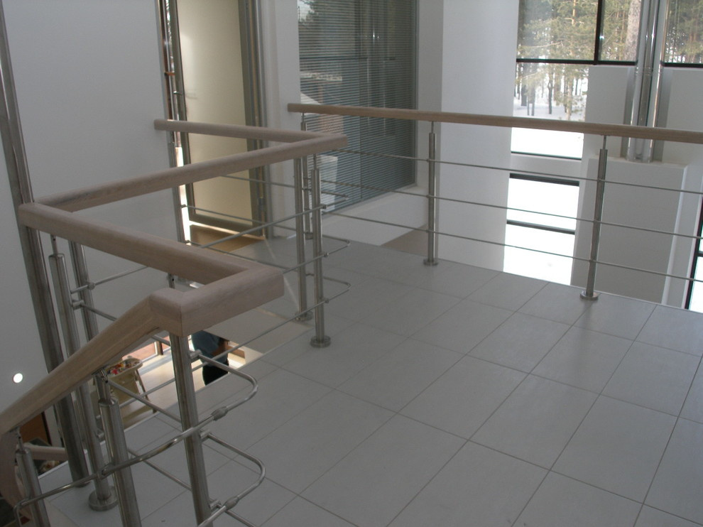 Лестницы  комбинированные на металлокаркасе