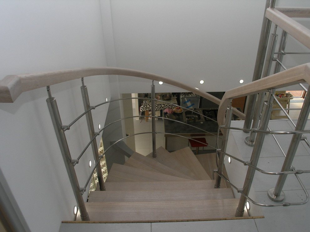 Лестницы  комбинированные на металлокаркасе