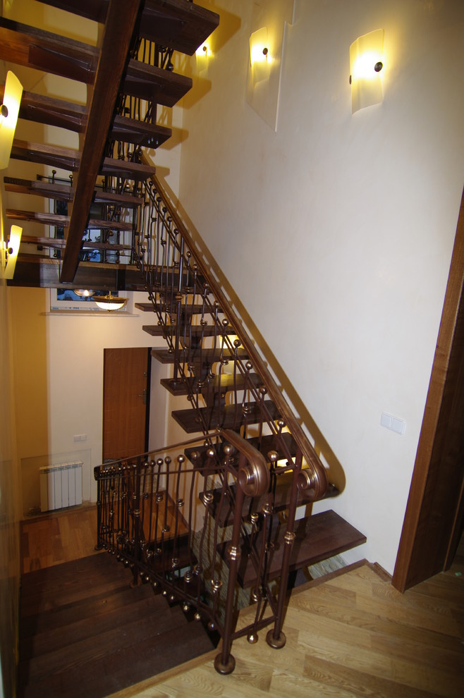 Лестницы  комбинированные на металлокаркасе