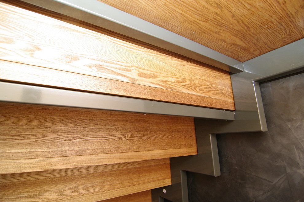 Лестницы  комбинированные на металлокаркасе