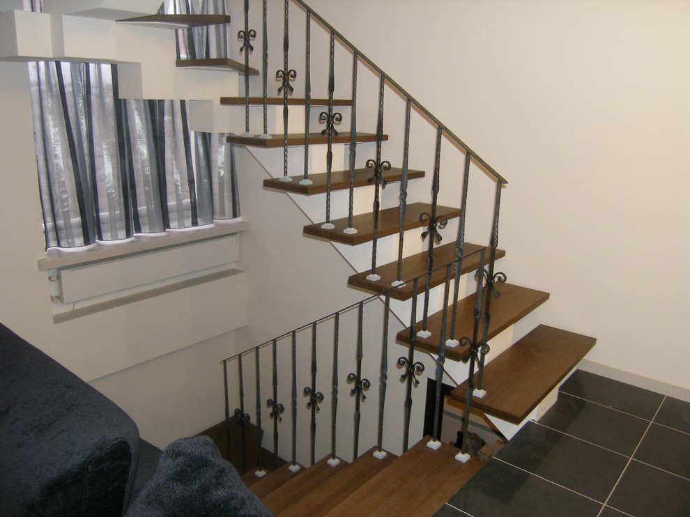 Лестницы  комбинированные на металлокаркасе