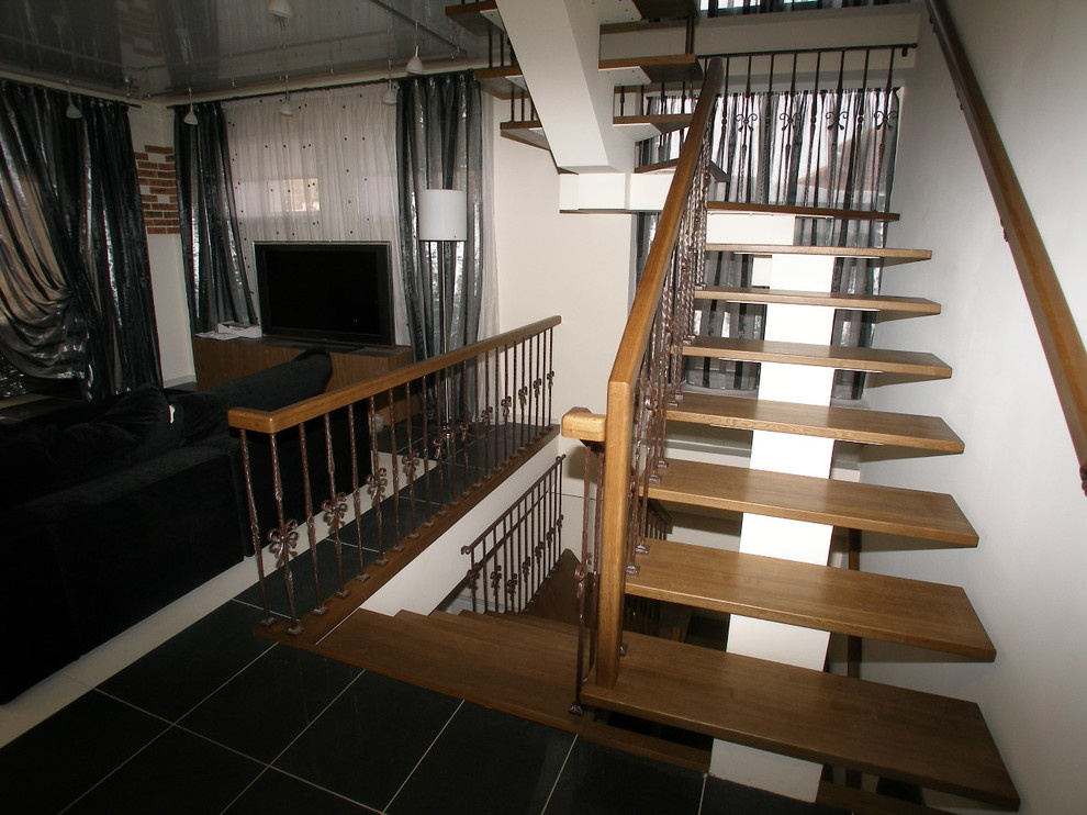 Лестницы  комбинированные на металлокаркасе