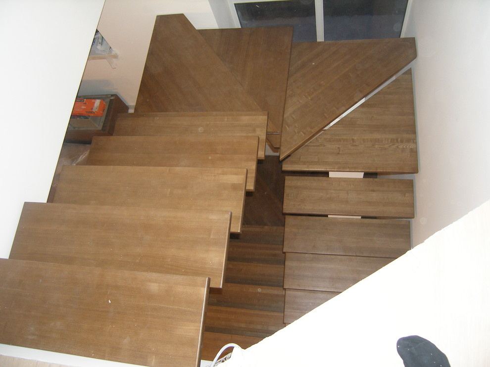 Обложка проекта: Лестницы  комбинированные на металлокаркасе