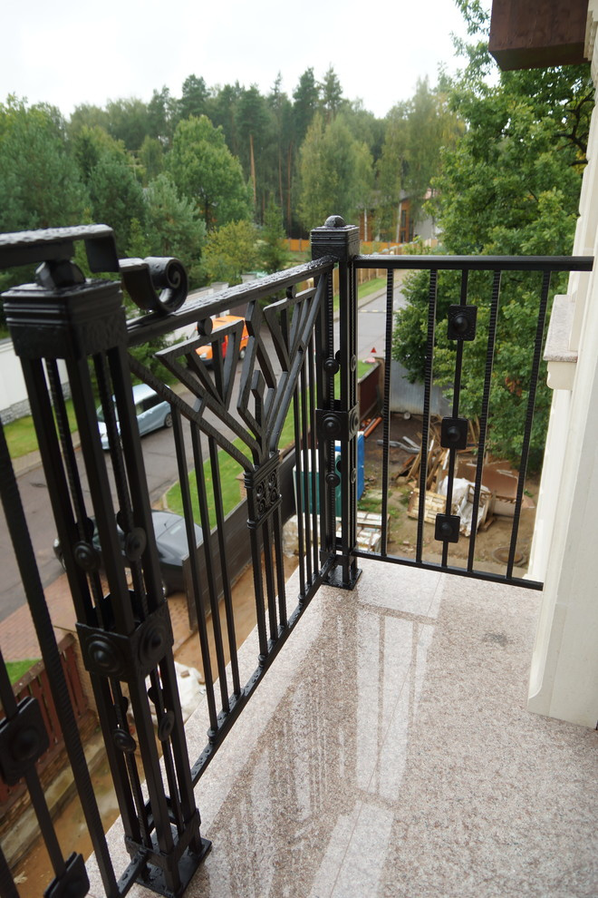 Кованные балконы в поселке Горки 2