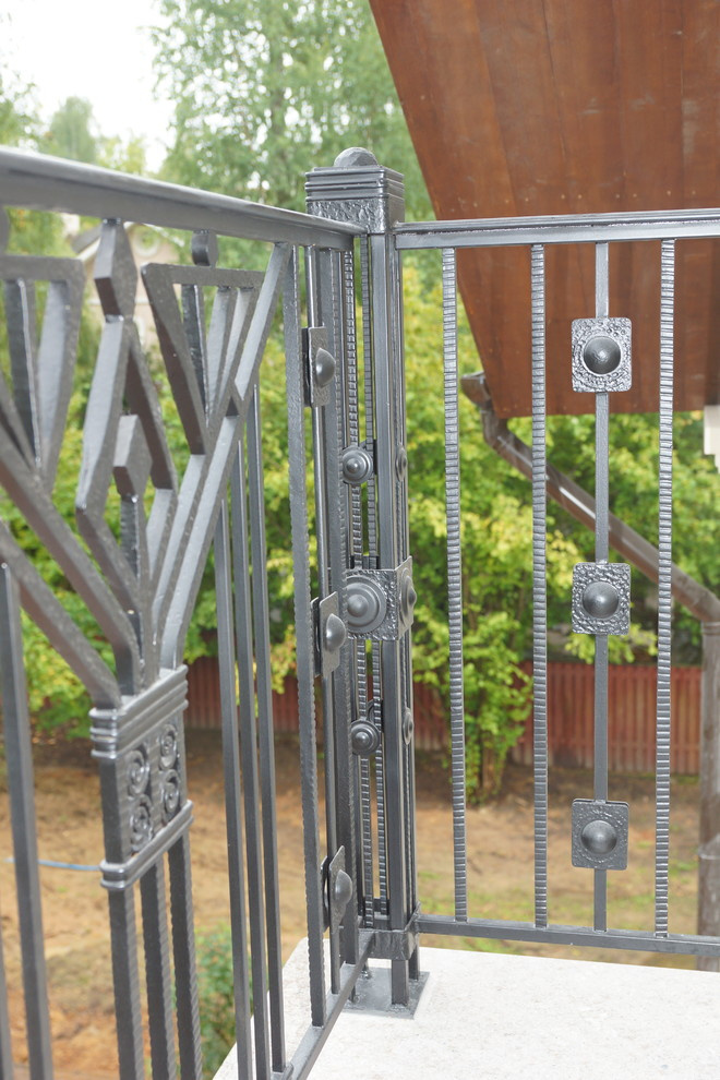 Кованные балконы в поселке Горки 2