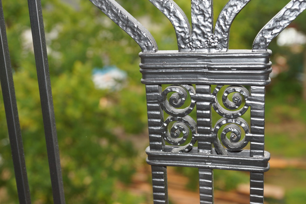 Кованные балконы в поселке Горки 2