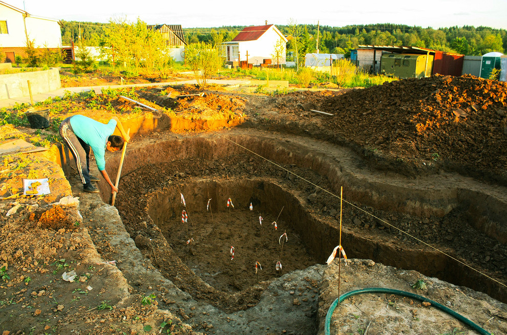 Строительство искусственного водоема на дачном участке.
