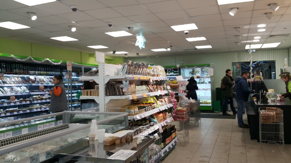 Магазины продуктов для здорового питания "ВкусВилл", "Избёнка"