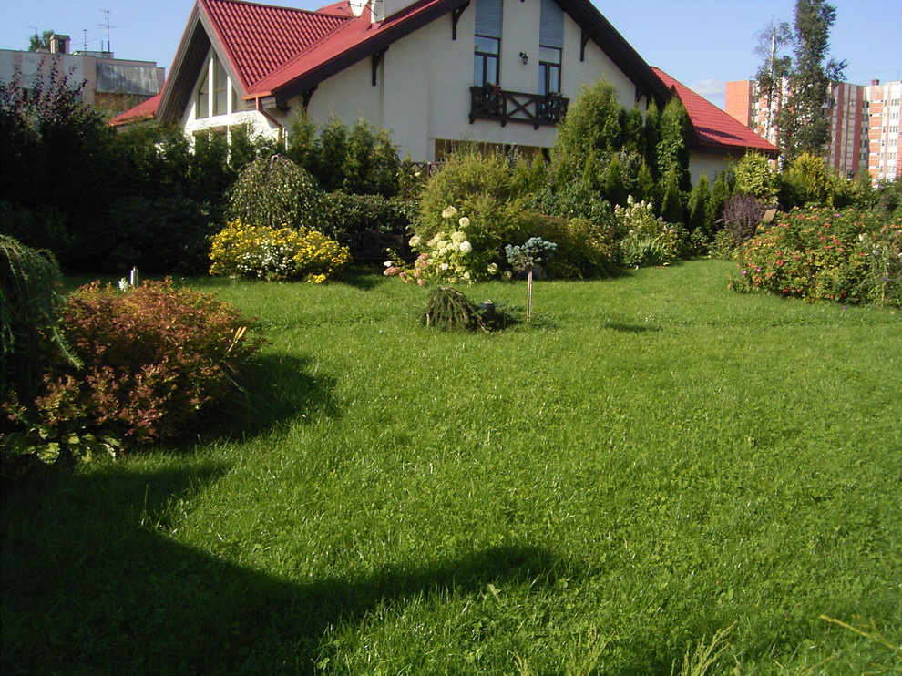 Дизайн участка в городской среде : таун-хауз в Коломягах